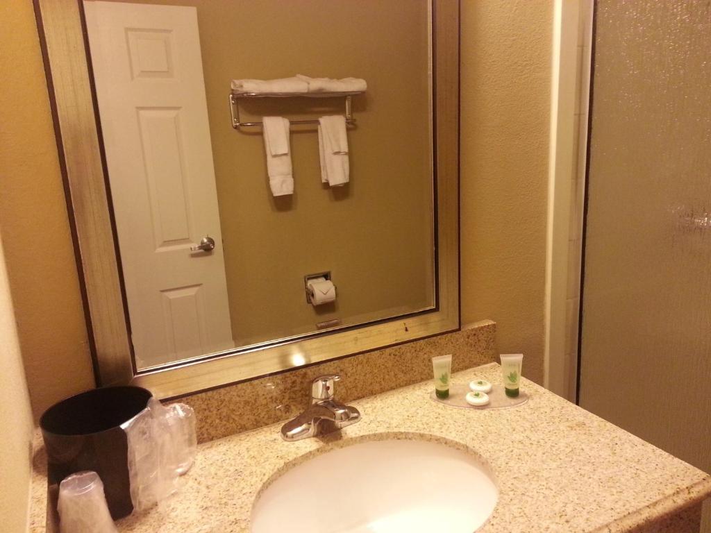 Howard Johnson By Wyndham Odessa Tx 객실 사진